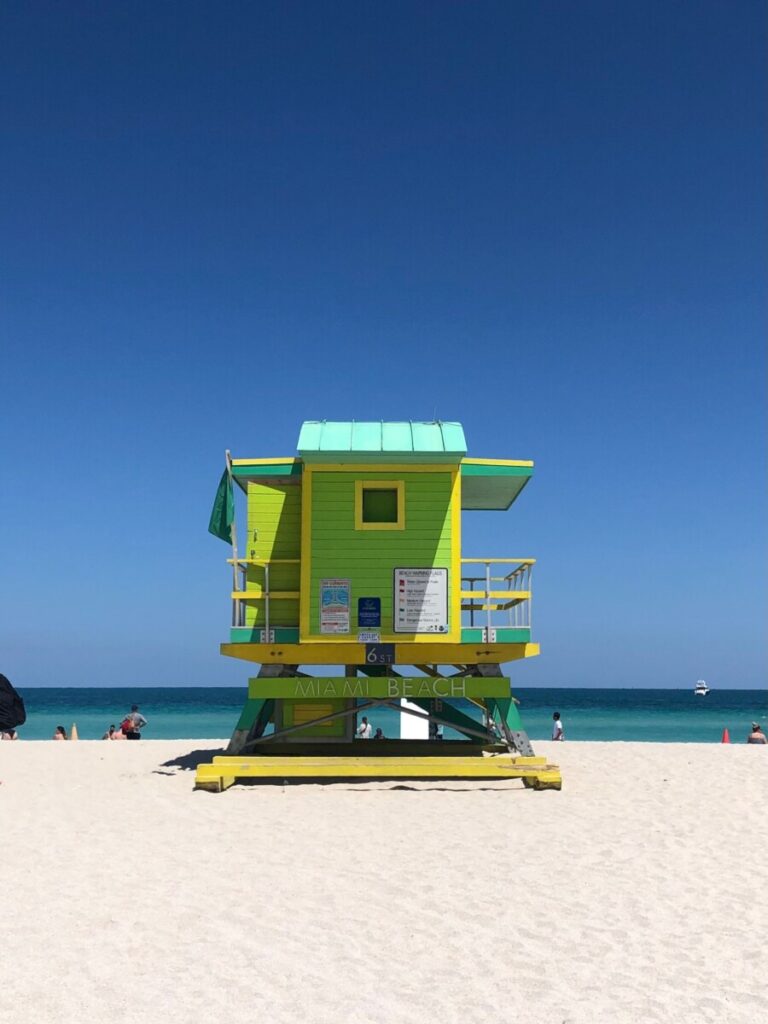Torre de salvavidas en Miami Beach
